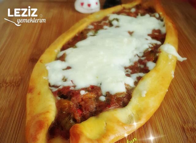 Kıymalı Kaşarlı Pide Tarifi