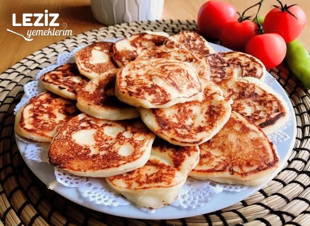 Peynirli Kaşık Dökmesi Krep Börek