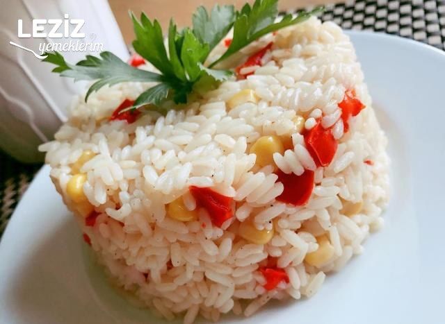 Kırmızı Biber Ve Mısırlı Pirinç Pilavı