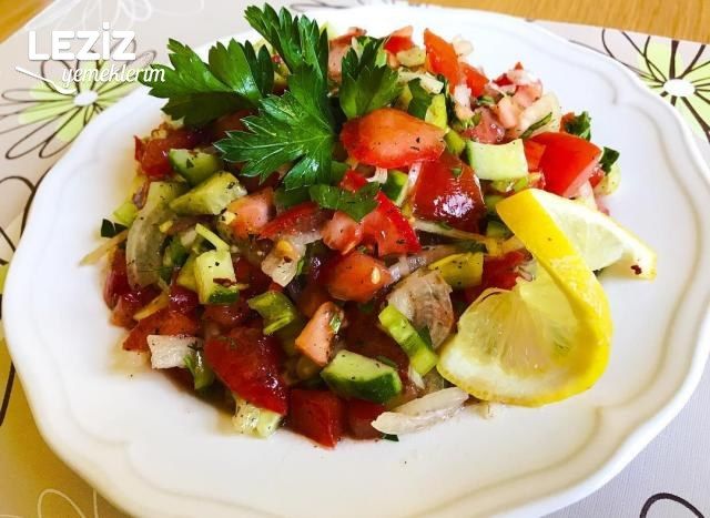 Çoban Salata Nasıl Yapılır