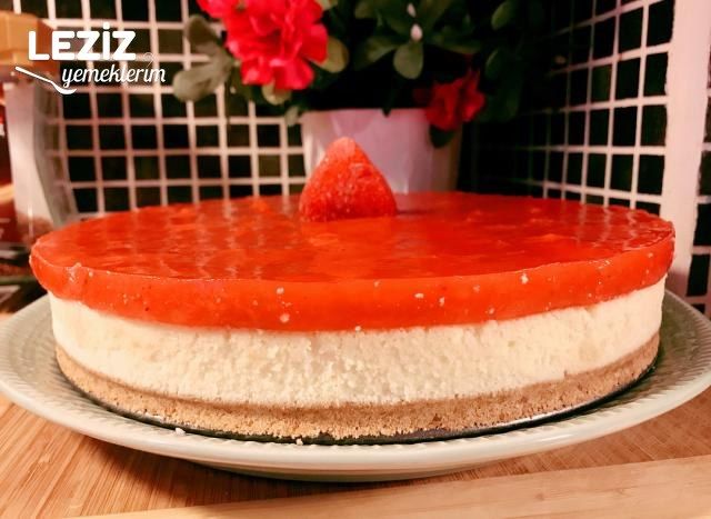 Çilekli Cheesecake (Tam Kıvamında)