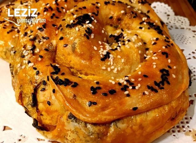 El Açması Nefis Ispanaklı Börek