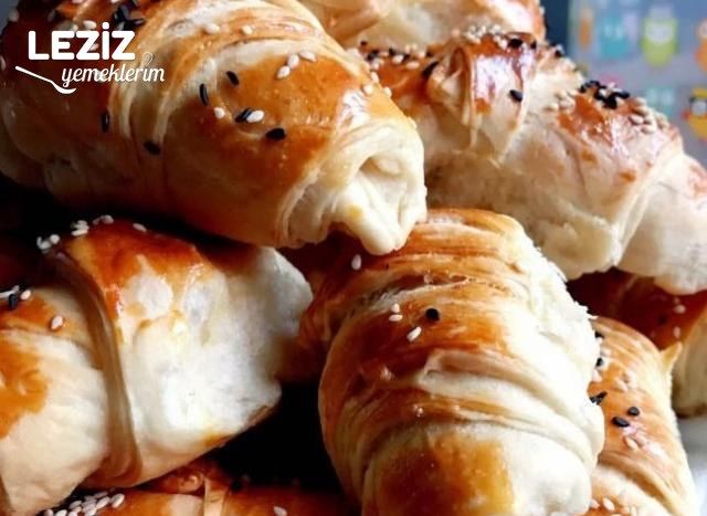 Pastahane Tadında Peynirli Katmer Poğaça