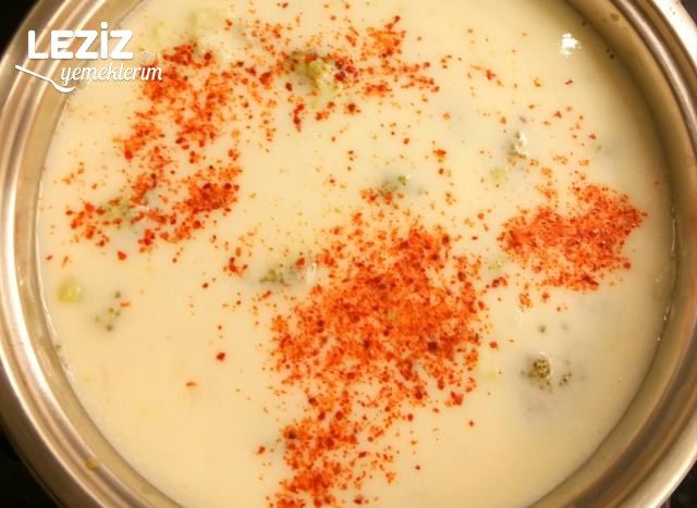 Arpa Şehriyeli Brokoli Çorbası