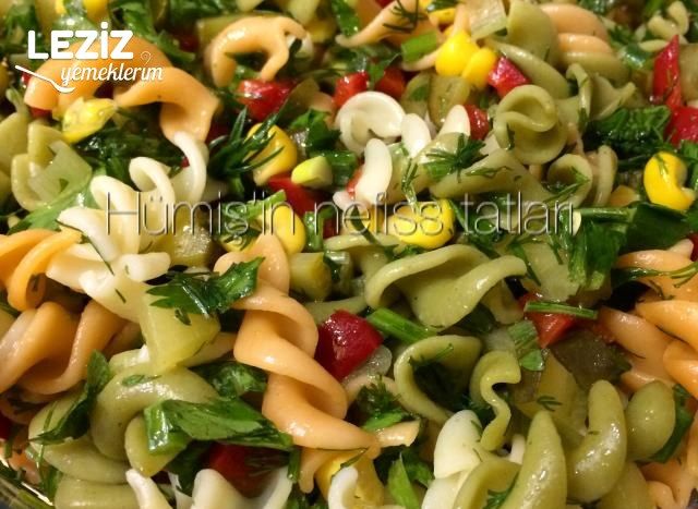 Renkli  Makarna Salatası