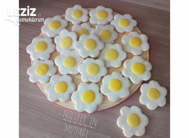 Çiçek Şeklinde Yumurta Kurabiyeler