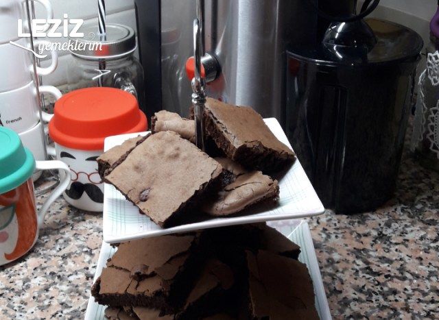 Vişneli Brownie