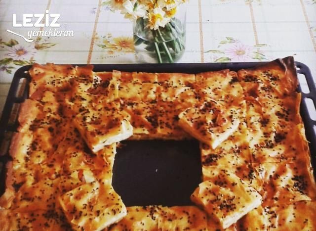 Tek Hamurda Hem Peynirli Hem Kıymalı El Açması Su Böreği