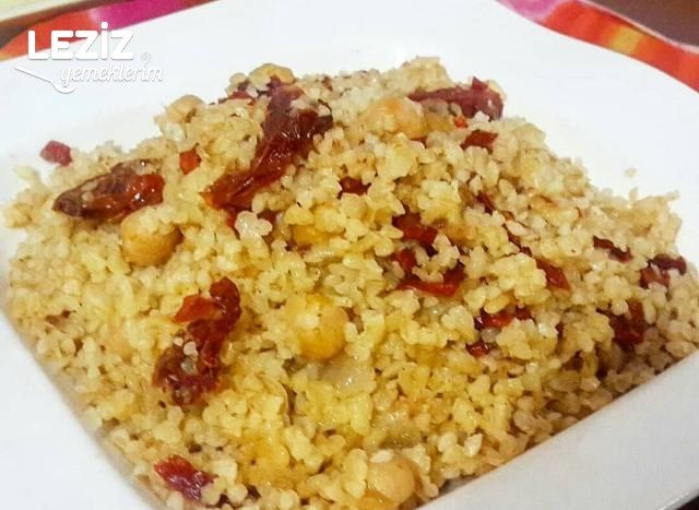 Kuru Domatesli Bulgur Pilavı