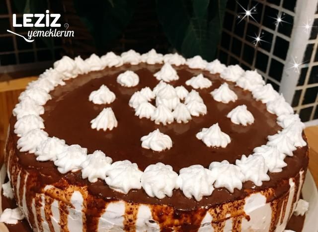 Çikolatalı Ve Frambuazlı Yaş Pasta