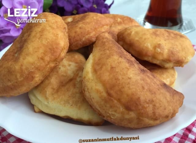 Peynirli Puf Böreği