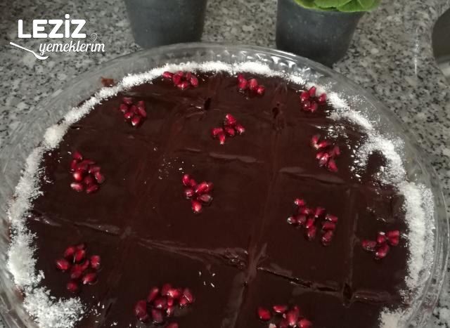 Nefis Çikolata Soslu Islak Kek