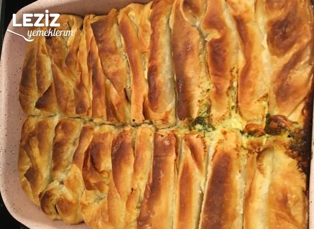Hazır Yufkadan Kıymalı Ve Peynirli  Sarıyer Böreği