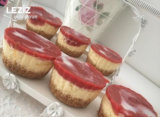 Porsiyonluk Çilekli Cheseecake