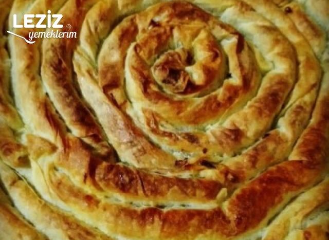 Kıymalı Pırasalı Börek