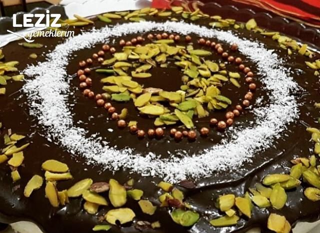 Çikolata Soslu İrmik Tatlısı Tarifi