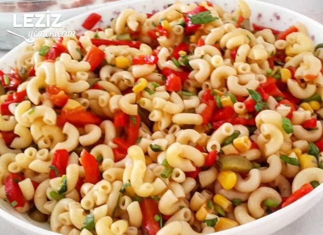 Az Malzemeli Çok Lezzetli  Makarna Salatası
