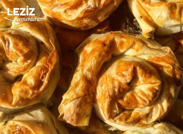 Ispanaklı Gül Böreği Nasıl Yapılır