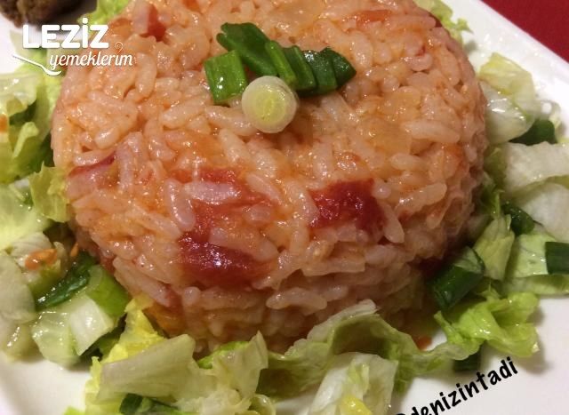 Domatesli Pirinç Pilavı Tarifi