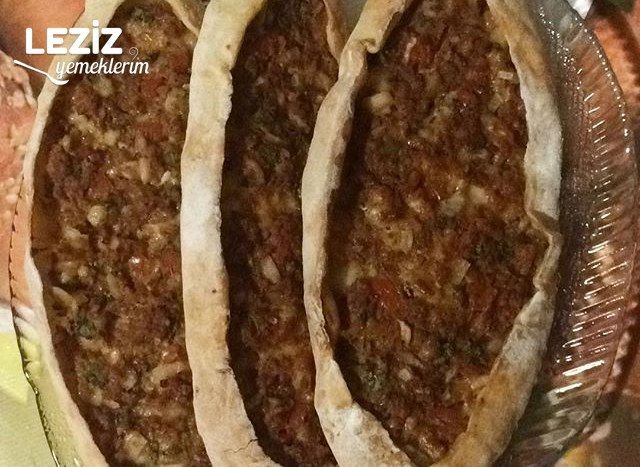 Ev Yapımı Kıymalı Pide Tarifi