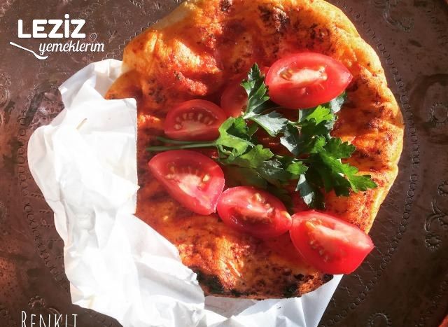 Salçalı Ekmek (Katıklı Ekmek)