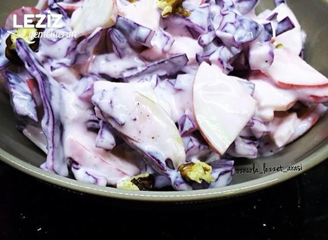 Elmalı Kırmızı Lahana Salatası