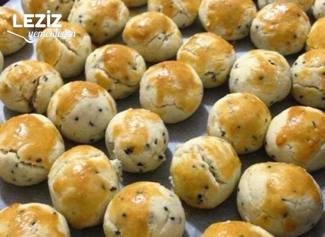 Çörekotlu Tuzlu Kurabiyeler