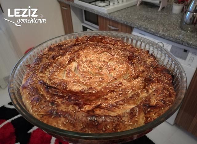 Yufkadan Ispanaklı Börek