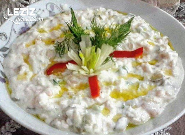 Yoğurtlu Kuru Fasülye Salatası