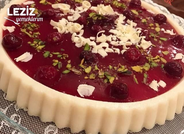 Vişne Soslu İrmikli Muhallebi