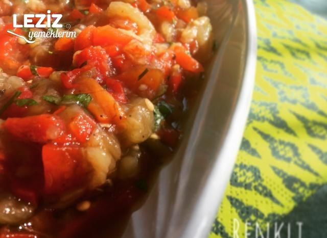 Közlenmiş Patlıcan Salatası