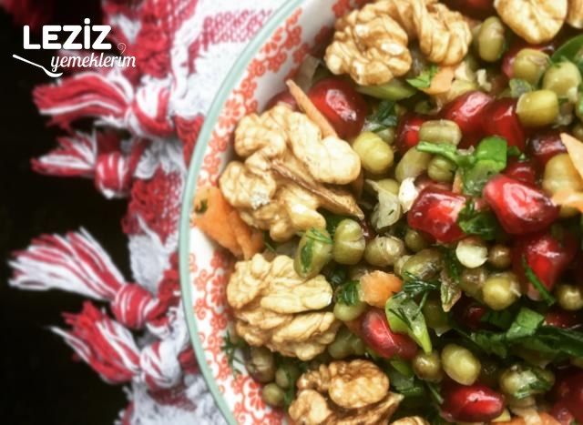 Maş Fasülyeli Narlı Salata