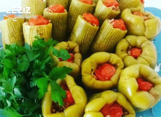 Etli Biber Ve Kabak Dolması