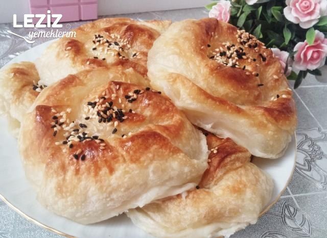Kabarmaya Doymayan Pastane Böreği