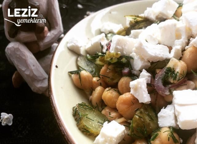 Peynirli Nohut Salatası