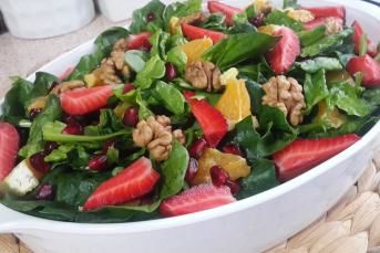 Meyveli Bebek Ispanak Salatası